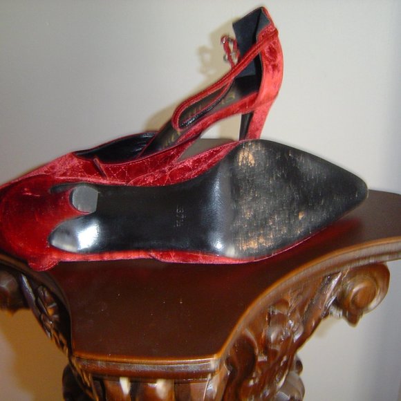 CHRISTIAN DIOR PARIS DEEP RED VELVET PUMPS HEELS ITALY 37.5 US 7.5 - Picture 6 of 16